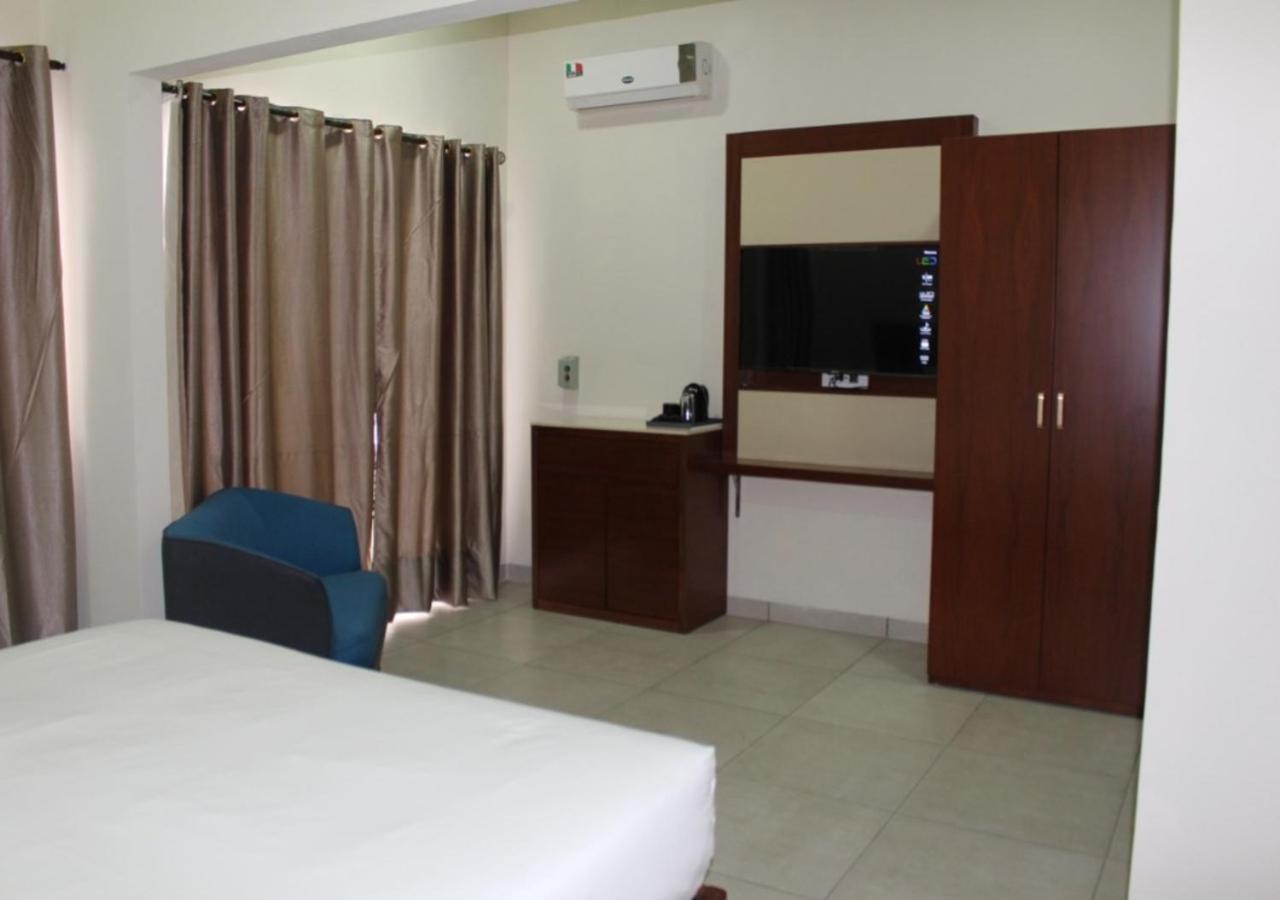 Ixoras Hotel Kinszasa Zewnętrze zdjęcie
