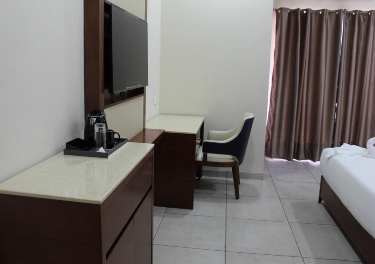 Ixoras Hotel Kinszasa Zewnętrze zdjęcie