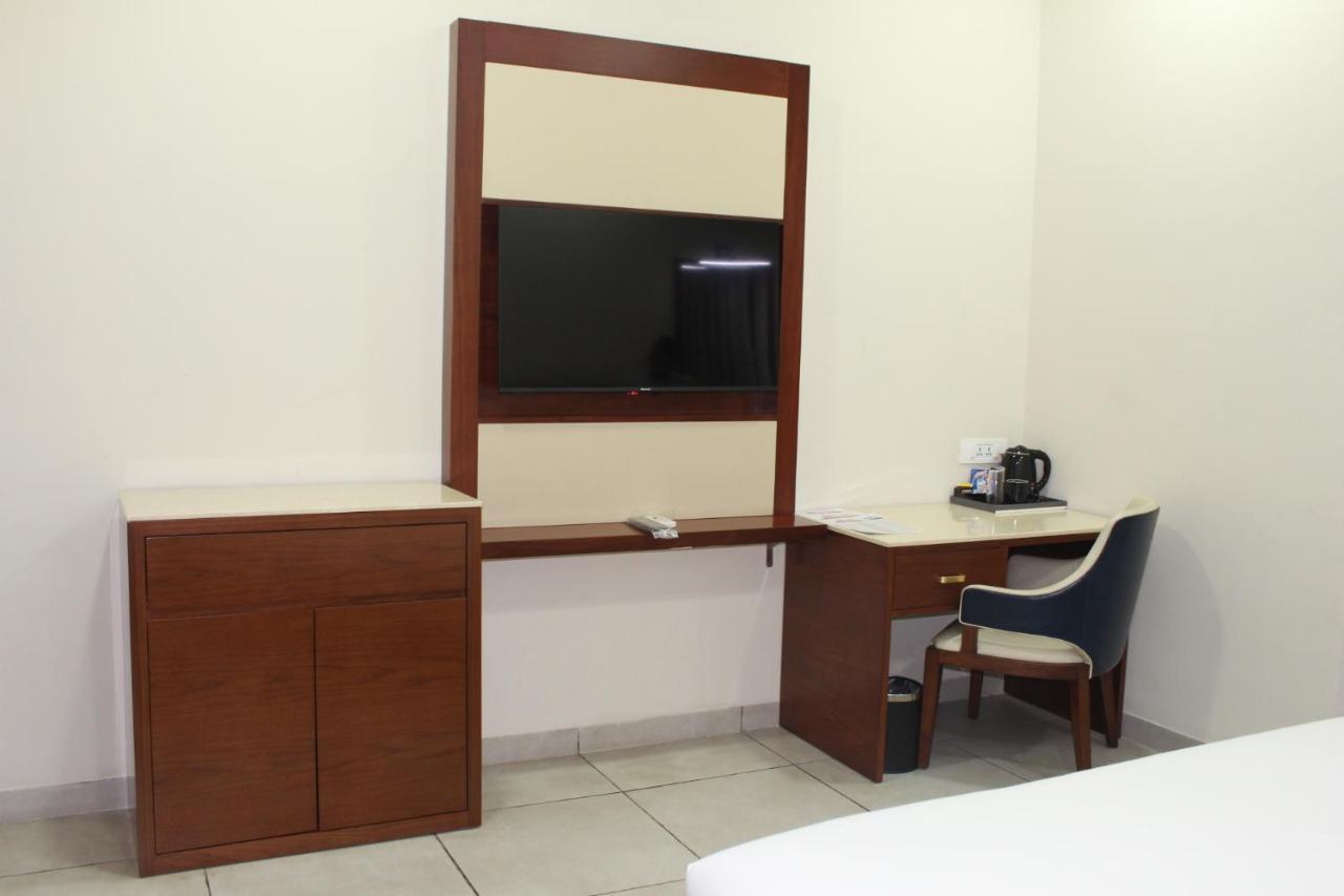 Ixoras Hotel Kinszasa Zewnętrze zdjęcie
