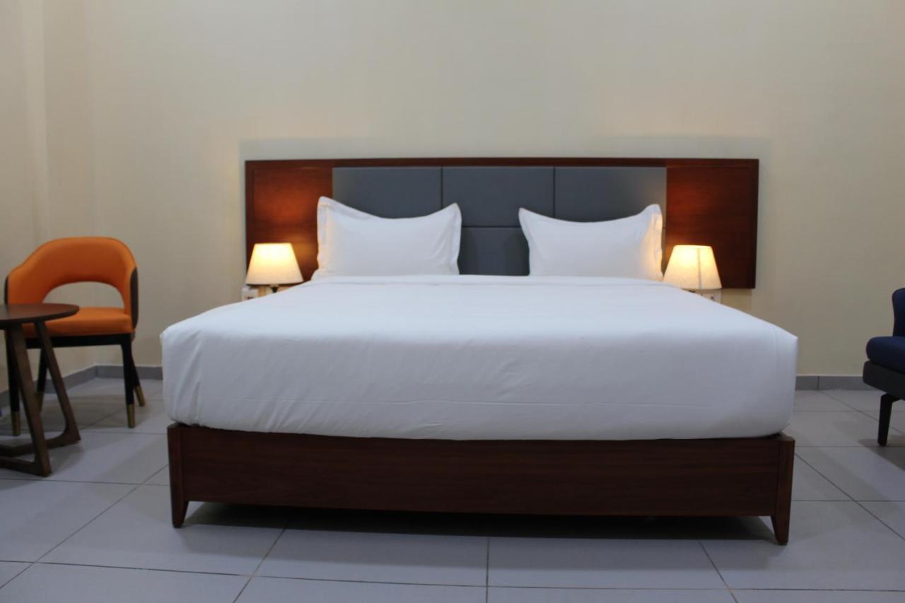 Ixoras Hotel Kinszasa Zewnętrze zdjęcie