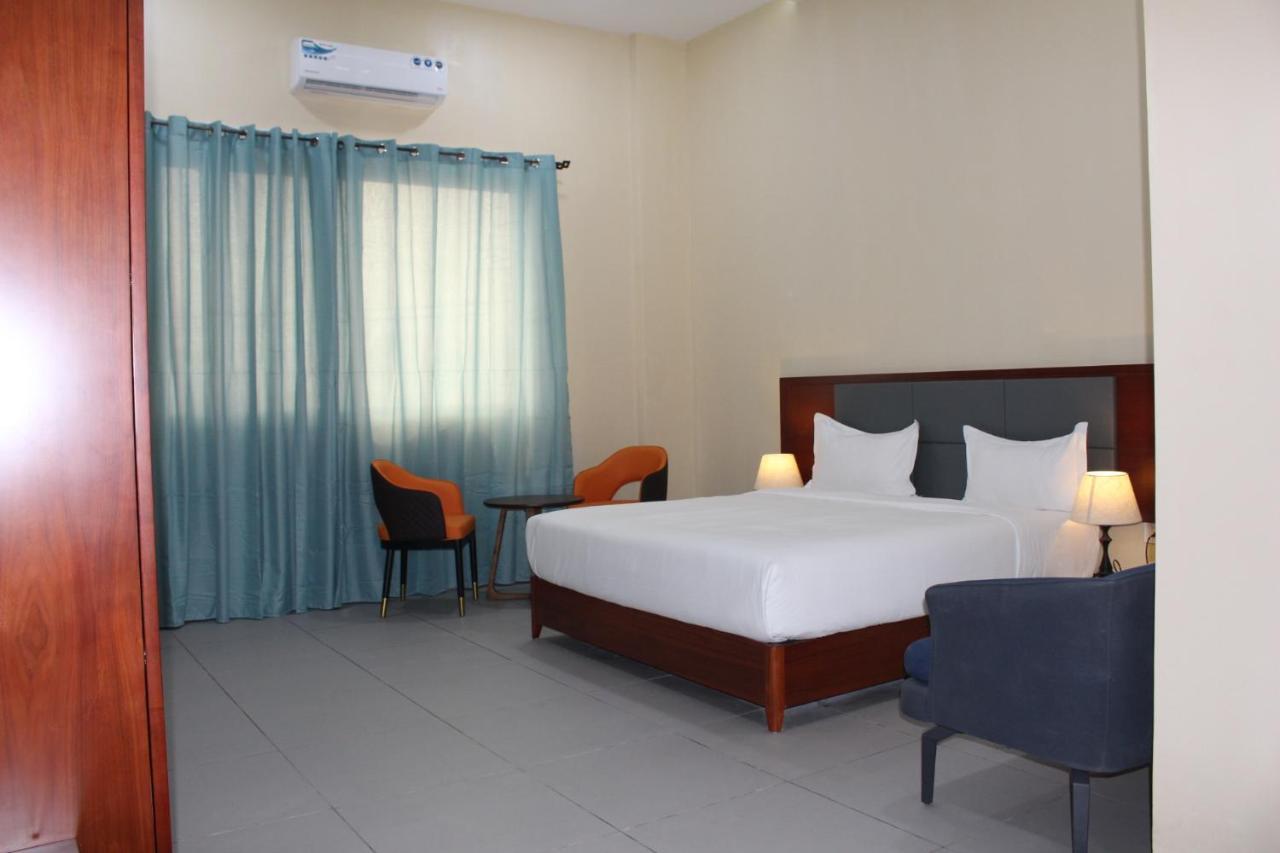 Ixoras Hotel Kinszasa Zewnętrze zdjęcie