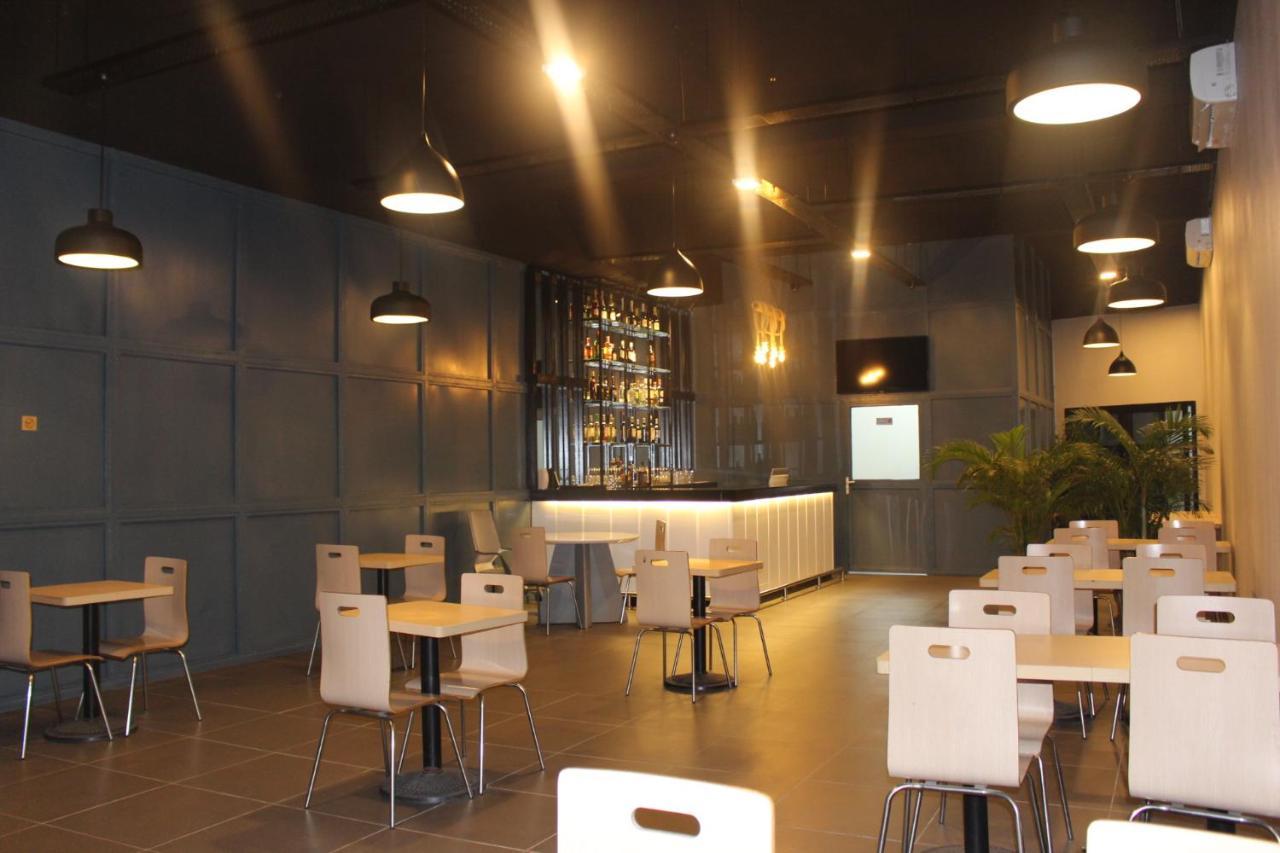 Ixoras Hotel Kinszasa Zewnętrze zdjęcie