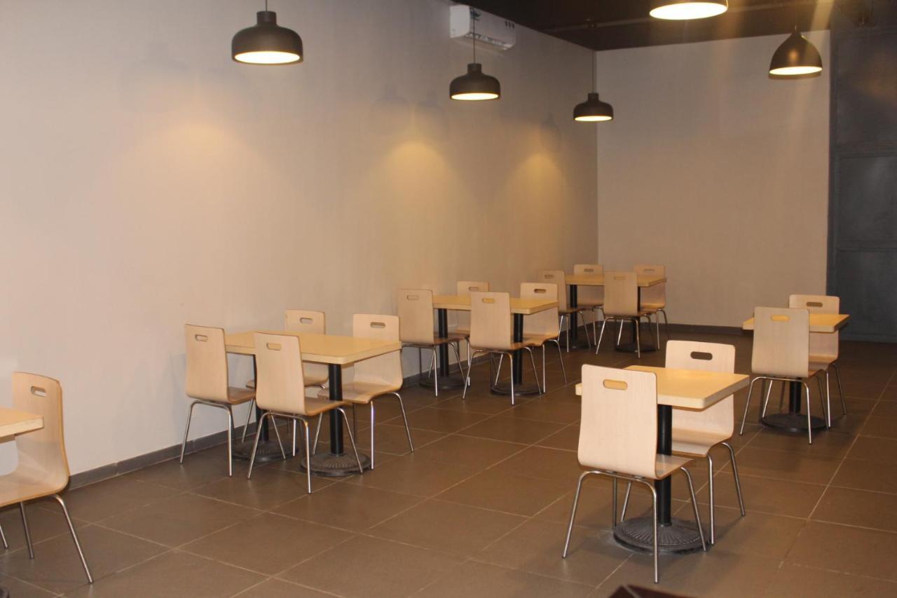 Ixoras Hotel Kinszasa Zewnętrze zdjęcie