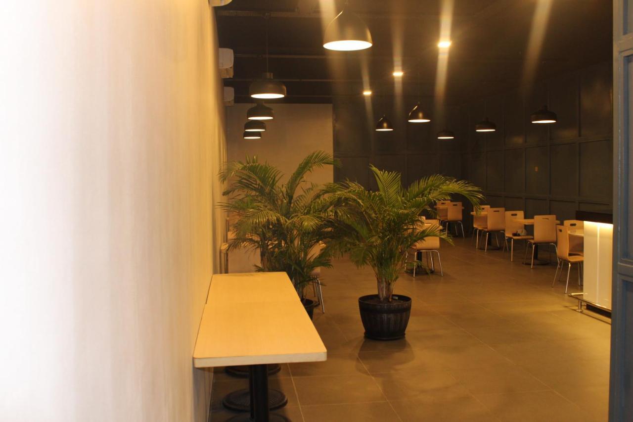 Ixoras Hotel Kinszasa Zewnętrze zdjęcie